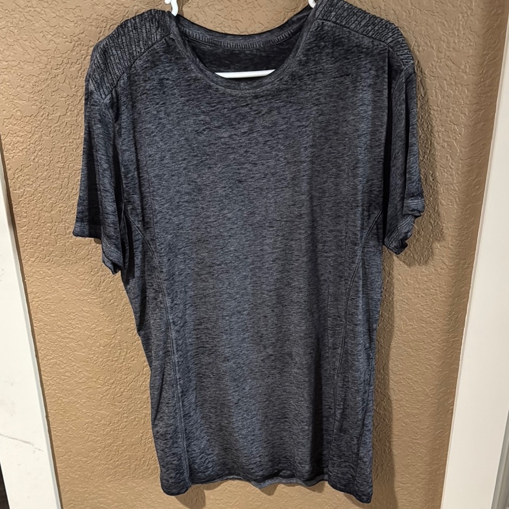 BUCKLE BLACK Gray Short Sleeve T-Shirt